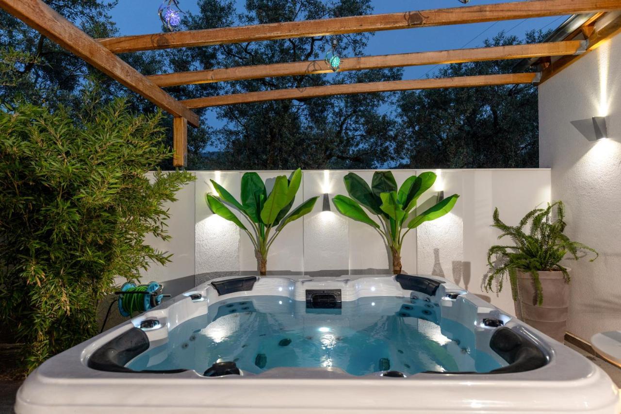 Jacuzzi Deluxe Villa Skala Sotiros Extérieur photo